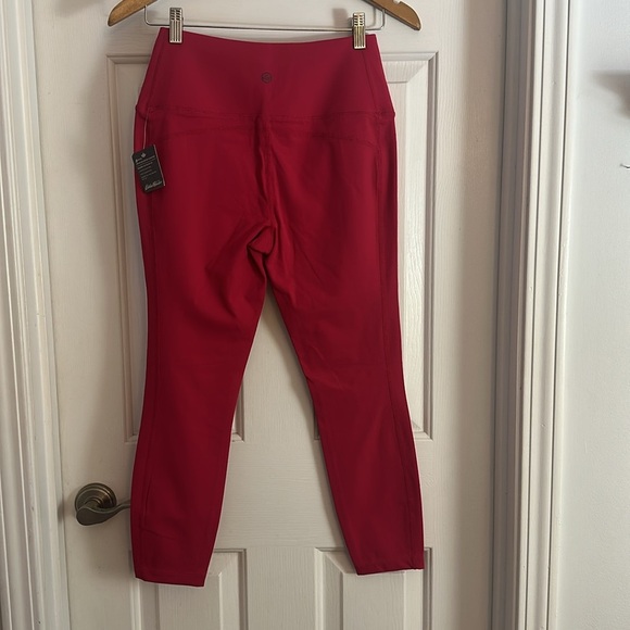 NWT Eddie Bauer movement lux 7/8 high rise leggings magenta medium - Picture 2 of 5